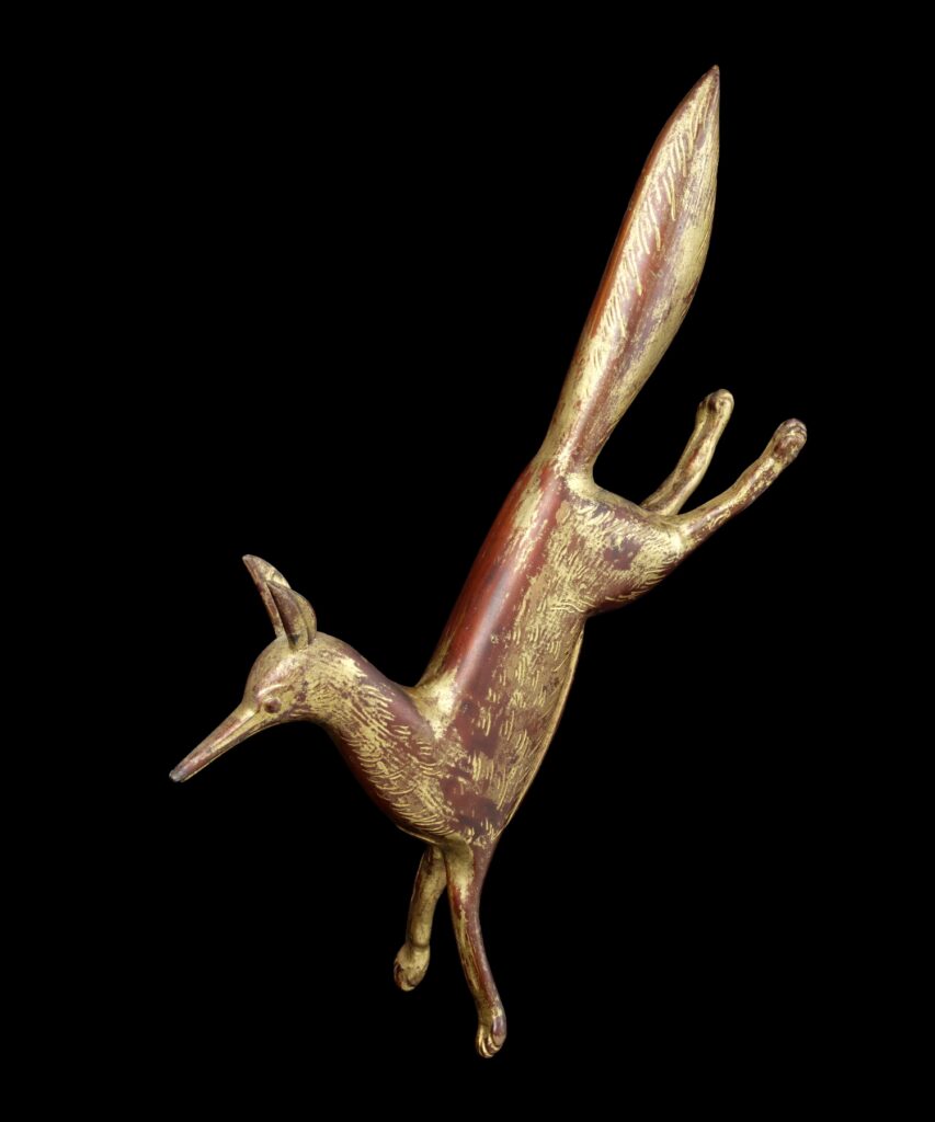 Fox-shaped maedate helmet ornament made of brass with red and gold lacquer, from the collection of Samurai Museum Berlin.