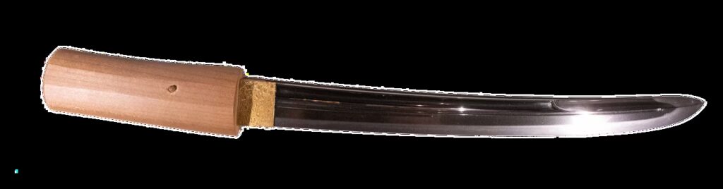 Tantō von Gassan Sadakazu mit traditionellem Ayasugi-Hada-Schmiedemuster, geradlinigem Suguha-Hamon und beidseitig geschliffener Klingenspitze.